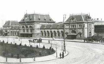 D�sseldorf, der Hauptbahnhof von 1891
                        ersetzt drei Sackbahnh�fe