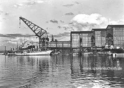 Werften, z.B. die Germaniawerft
                              ("Friedrich Krupp
                              Germaniawerft") 1930 ca. Bau von
                              Kriegsschiffen, das Gesch�ft mit dem
                              Tod...