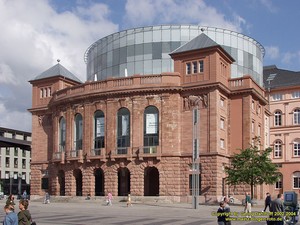 Mainz,
                        das sanierte Stadttheater 2008 ca. [22]