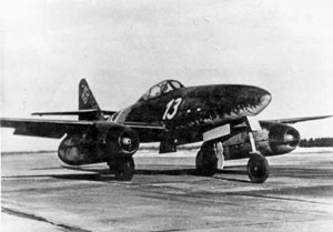 Deutscher D�senj�ger Me262. Aber ohne
              Sprit konnte er kaum fliegen...