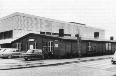 Universit�tsbibliothek
                      Kiel, ein geistlos-liebloser Schachtelbau, 1966