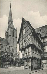 Hildesheim, Riegelhaus
                    (Fachwerkhaus) "Umgest�lpter Zuckerhut" um
                    1900, zwischen Marktplatz und Andreaskirche