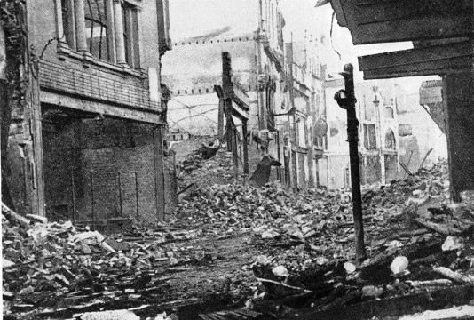 Bristol, Wine Street nach dem
                NS-Grossangriff vom 24. November 1940 [11]