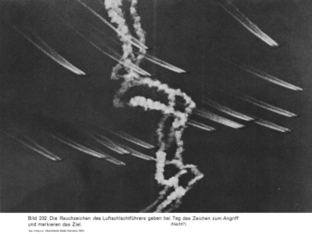 Bild 232: Rauchzeichen des
                      Luftschlachtf�hrers
