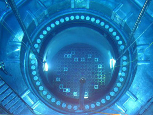 Abk�hlbecken eines
                Atomkraftwerks f�r Brennst�be