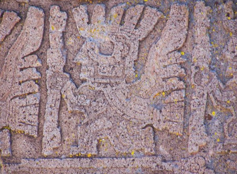Ein gefl�gelter Ausserirdischer am
                        Sonnentor von Tiahuanaco, Nahaufnahme 1