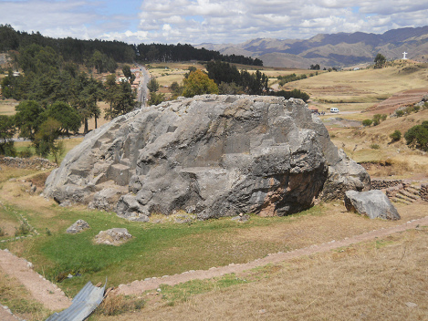 Die R�ckseite des Treppensteins
                          "Chinchana grande"