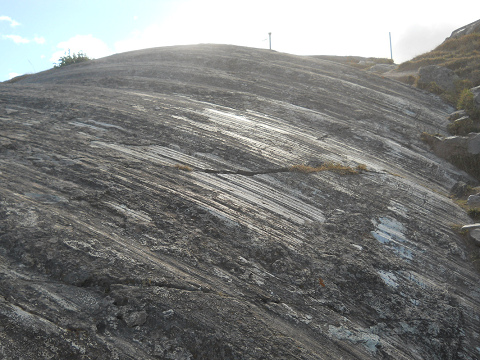 Verglaste Felsoberfl�che in Sacsayhuam�n
                          01