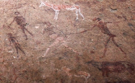 S�dafrika, Felsenmalerei in einer H�hle
                        des Brandbergs mit Frau und Astronaut