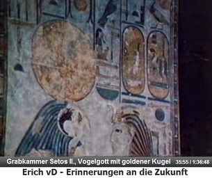 Grabkammer von Setos II. mit einem Vogelgott mit
                  einer goldenen Kugel auf dem Kopf, Zoom