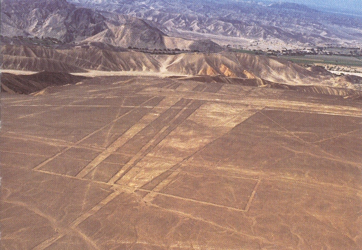 Nasca-Linien, Pisten und Linien ohne
              Ende