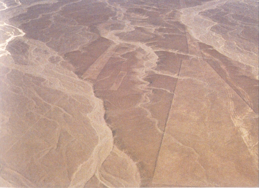 Nasca-Ebene, Piste mit Verschüttung Nasca-Ebene, Piste mit Verschüttung