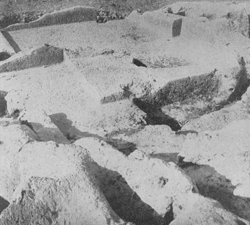 Per�,
              Sacsayhuam�n, cortas de piedras perfectas en la cantera
              02