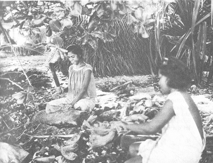 Mujeres ind�genas del
                      atol�n de Tarawa en Kiribati