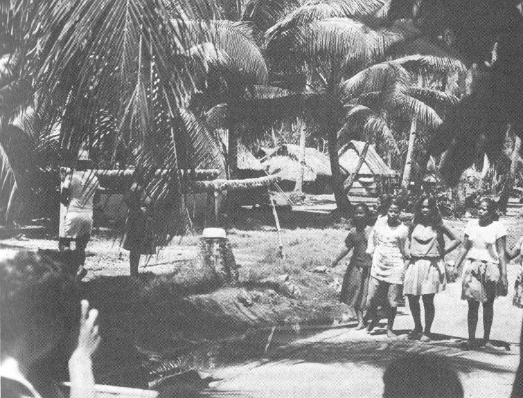 Ind�genas del atol�n de Tarawa en Kiribati