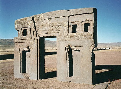 La
                        puerta del sol en Tiahuanaco (Tiwanaku), rev�s