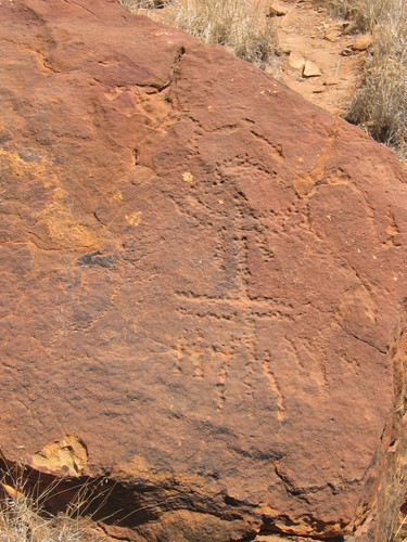 Grabaciones rupestres en el
                                  barranco Ndahla cerca de Alice
                                  Springs