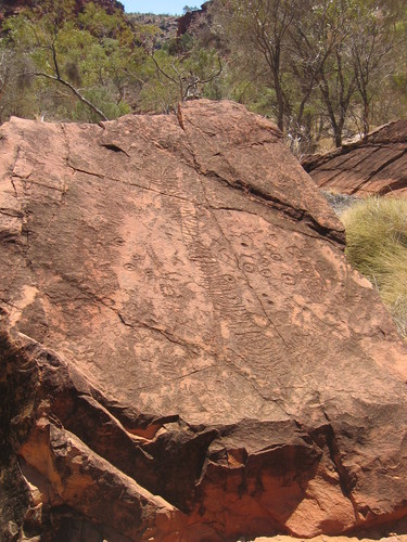 Grabaciones rupestres en el
                                  barranco Ndahla cerca de Alice Springs
                                  02