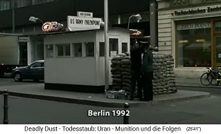 Berlin 1992, todavía hay
                              un puesto de control