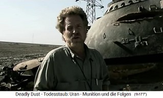 Tedd Weyman mit der radioaktiven
                              Panzerruine (offener Atommüll!!!)