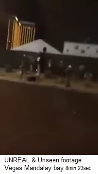Konzertbesucher am Zaun des Konzertgel�ndes 01 mit dem Mandalay-Bay-Hotel im Hintergrund