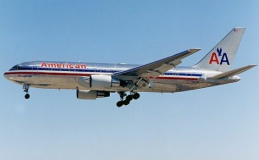 Boeing
                      p.e. de American Airlines AA, con control remoto
                      como todos losa viones de Boeing en los
                      "EUA" (en ingl�s: "Remote
                      Control")