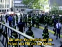 Hay bomberos delante del WTC antes de
                            la ca�da del torre sur