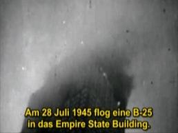 28/07/1945: Un avi�n de guerra B-25 cae
                            al Empire State Building
