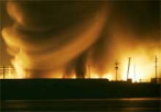 Gulfport: Refiner�a inundada y
                              rompida. Nueva Orleans: Un dep�sito
                              qu�mico en el este de Nueva Orleans est�
                              en explosi�n.