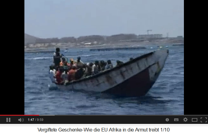 Eine Piroge mit afrikanischen
                Wirtschaftsfl�chtlingen, weil die kriminelle EU mit
                subventionierten Billigprodukten den prim�ren Sektor in
                Afrika zerst�rt