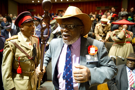 Die
                      Namibia-Delegation in der Charit� in Berlin, 2011