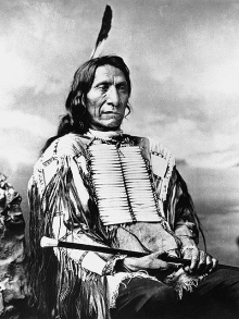 Red Cloud,
                      halbseitlich