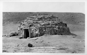 Hogan (Rundbau) der Din� (Navajo)-Indianer