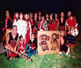 Nishga (Nishga'a, Nisga'a)-Tanz- und
                    Musikgruppe