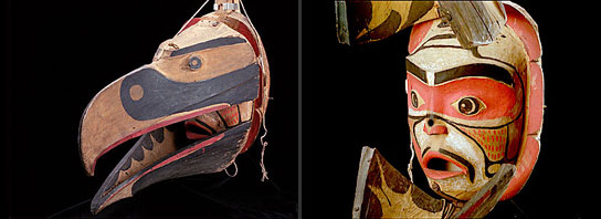Vogelmaske der
                            Heiltsuk-Indianer mit Transformation, in
                            geschlossenem Zustand ein Vogel, in offenem
                            Zustand ein Menschengesicht, Maske aus dem
                            Jahre 1893 aus Bella Bella