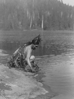 Nuu-chah-nulth-Ritualbad vor dem
                            Walfang, ca. 1910
