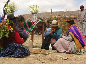 Koka-Orakel: Zukunftsvorhersage mit ausgelegten
                Kokabl�ttern, Peru