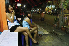 Sungai Kolok, das
                        thail�ndische Bordell "Summertime bar"
                        an der thail�ndisch-malayischen Grenze