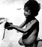 Das Mao-Reich beim
              "Sprung nach vorn": Hungersnot in
              Friedenszeiten, Chinesenkind mit Hungerbauch, 1958 ca.