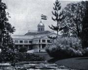 Indonesien: Regierungspalast Buitenzorg,
                        heute Bogor, mit holl�ndischer Fahne ; Holland,
                        Kolonialismus in Niederl�ndisch-Indien