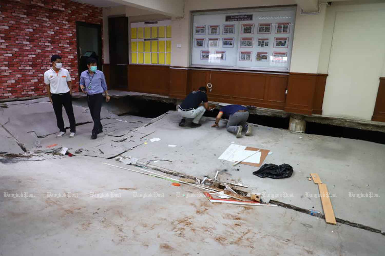 Bangkok 26.8.2022: Huamark Police
Station: Police station floor collapses Bangkok 26.8.2022: Huamark Police
Station: Police station floor collapses