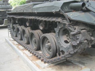 NATO-Panzer M41, Panzerketten und Laufwerke 01 Sicht von hinten