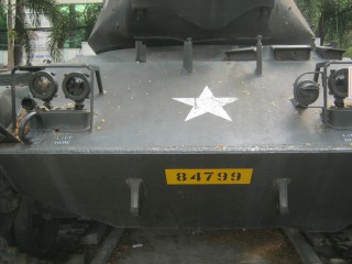 NATO-Panzer M41, die Front mit dem NATO-Stern (ist wie der Kommunistenstern, da Kapitalismus UND Kommunismus von den Satanisten eingerichtet wurden)