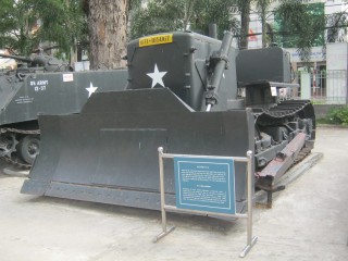 NATO-Bulldozer D7E