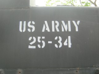 NATO-Bulldozer D7E, Beschriftung "US" Army 25-34