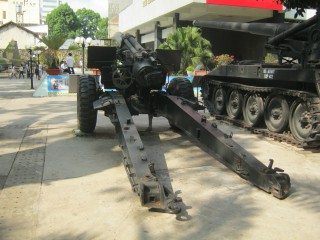 NATO-Kanone Howitzer 105mm, R�ckansicht