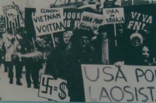 Finnland (SF): Demonstration in Helsinki gegen den Vietnamkrieg, 18. Februar 1970: Bev�lkerung in Helsinki (die Hauptstadt der Republik Finnland) demonstrierte am 15. Februar 1970 mit der Forderung f�r den R�ckzug der "US"-Truppen aus Vietnam, Laos und Kambodscha