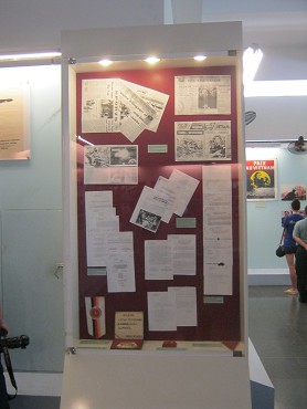 Zeitungsartikel gegen den Vietnamkrieg