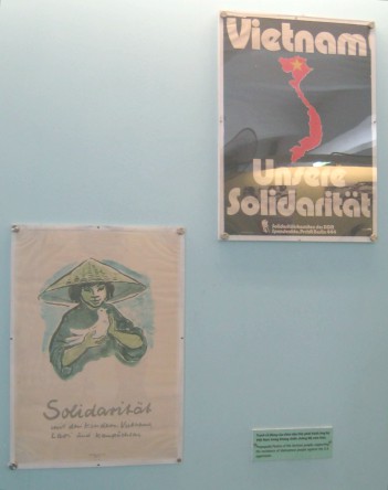 Plakate der DDR (Ostdeutschland) f�r die Solidarit�t mit Vietnam