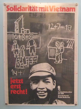 Plakat der DDR f�r Solidarit�t mit Vietnam 03